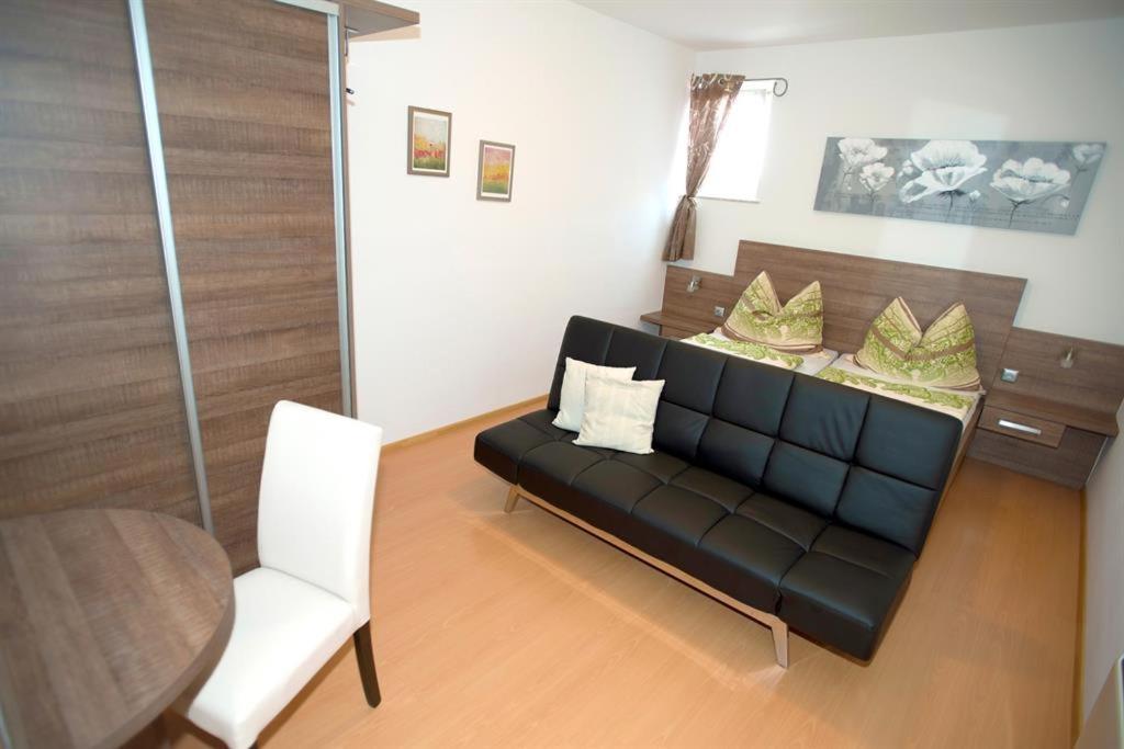Weingut Apartment Hildegard Gangl Илмиц Екстериор снимка