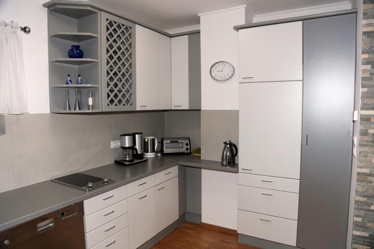 Weingut Apartment Hildegard Gangl Илмиц Екстериор снимка