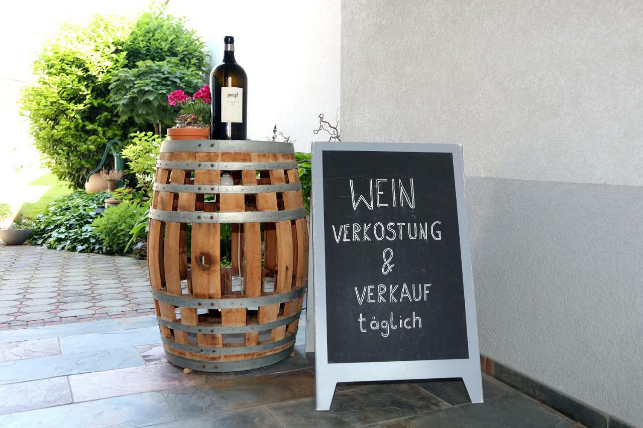 Weingut Apartment Hildegard Gangl Илмиц Екстериор снимка