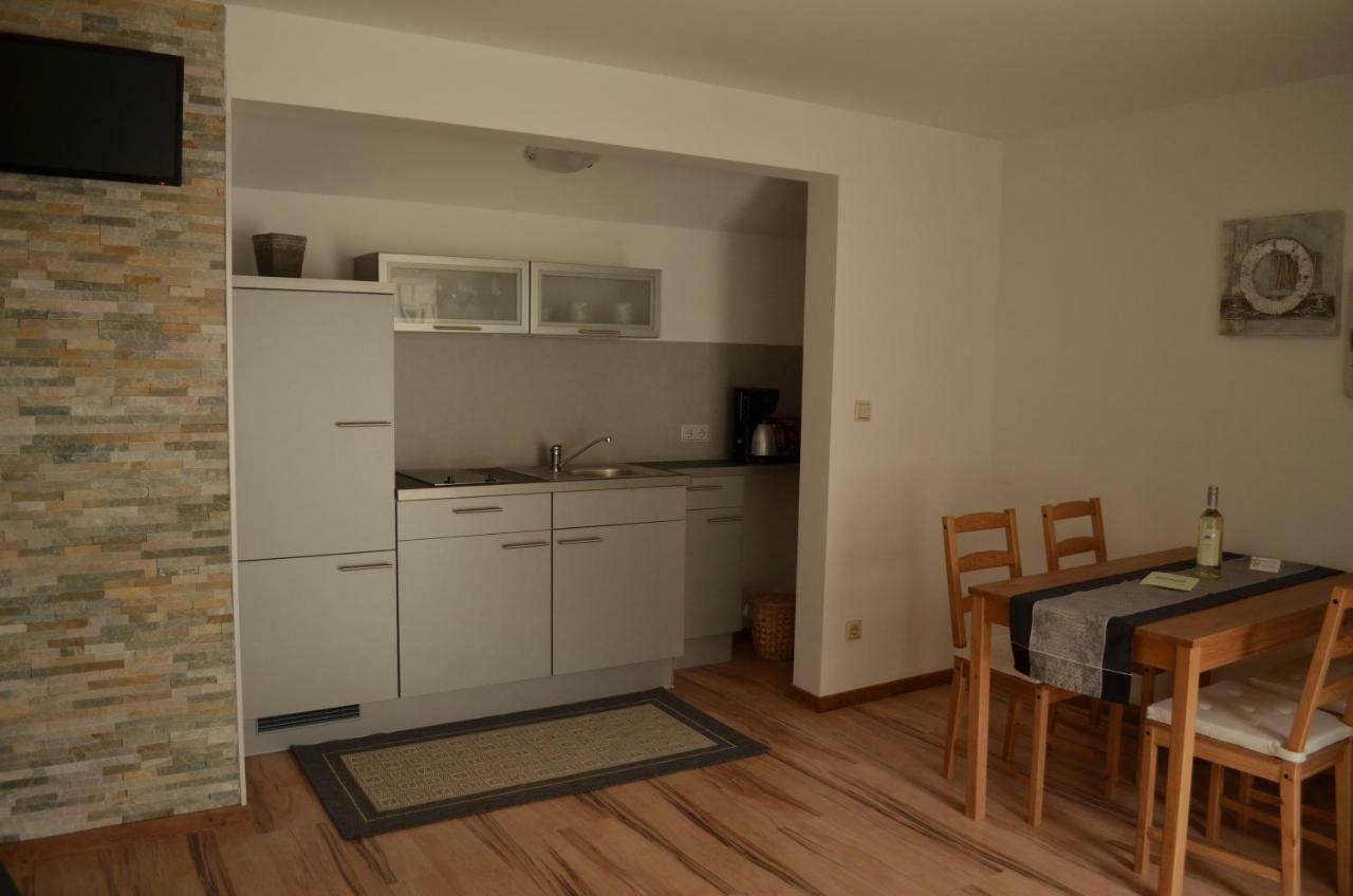 Weingut Apartment Hildegard Gangl Илмиц Екстериор снимка